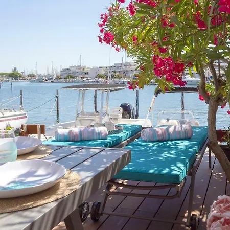 Daire Superbe Marina Spacieuse En Face De La Plage!